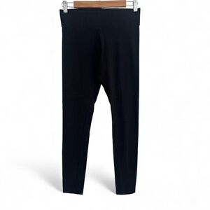 HUE Black Leggings - small